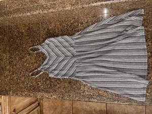 Universal Thread Dress Black With Stripes Womens Size M